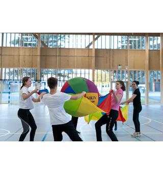 Mega Volleyball til kropps&#248;ving Volleyball med en morsom vri